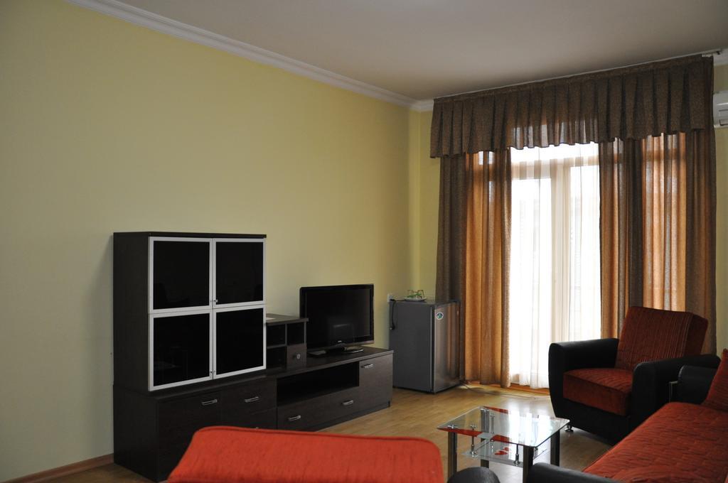 Prestige Hotel Batoemi Kamer foto