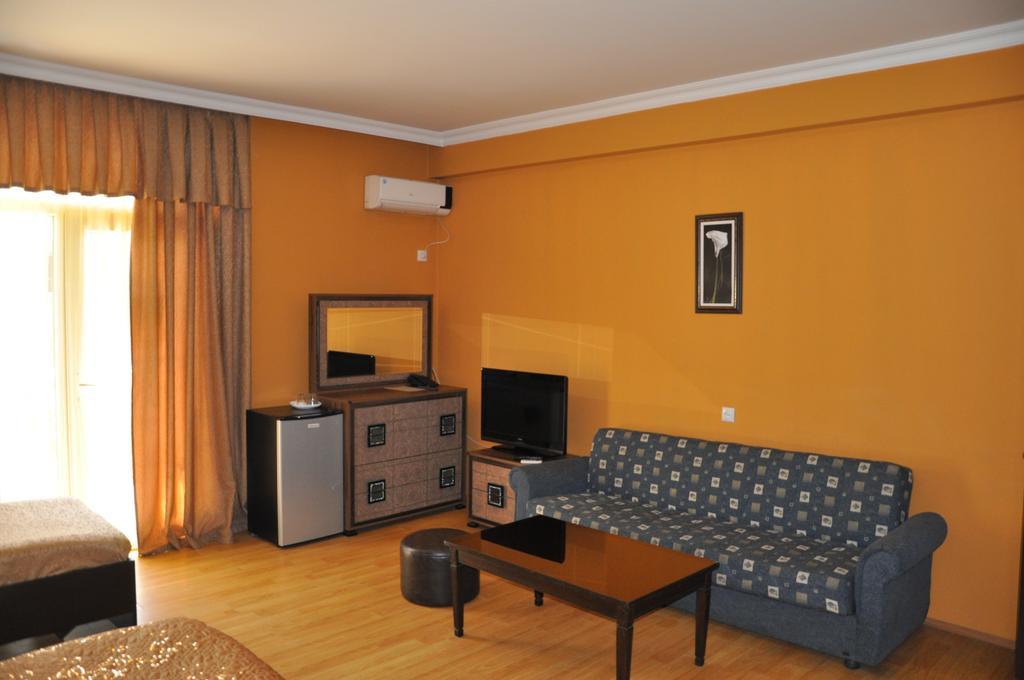 Prestige Hotel Batoemi Kamer foto