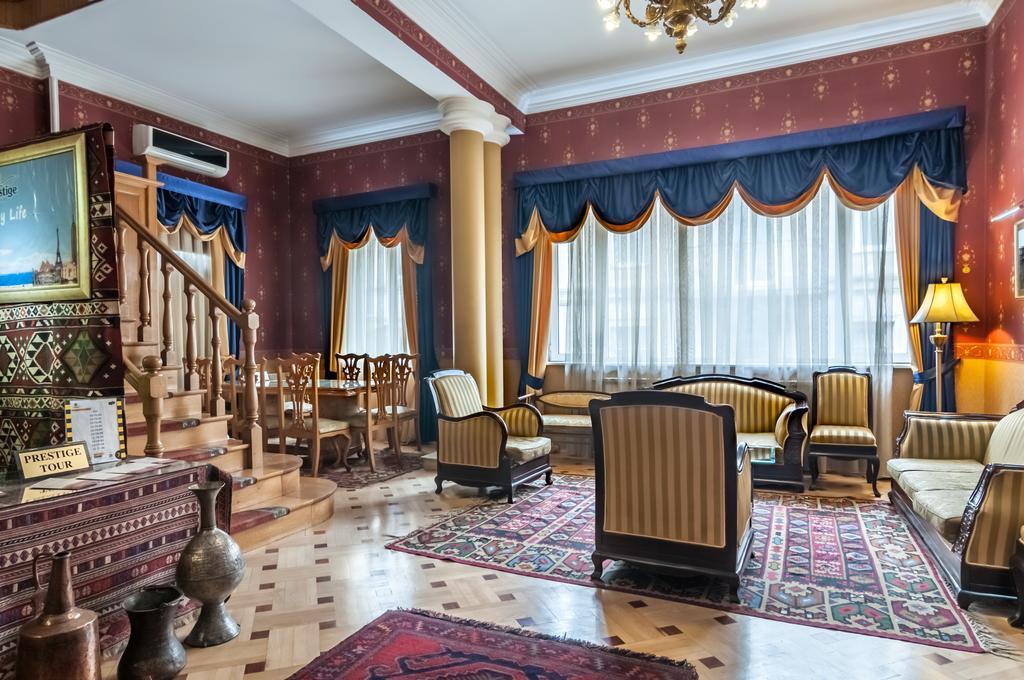 Prestige Hotel Batoemi Buitenkant foto